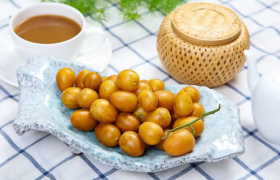 黄皮果腌制用蜂蜜好还是冰糖好