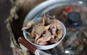煮菱角什么时候放盐比较好