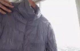 鸭绒羽绒服有味道怎么去除