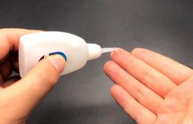 胶水弄到手上怎么洗掉