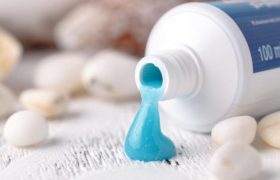牙膏洗脸要注意什么
